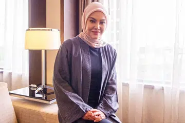 RASA MACAM MIMPI: Umie Aida berasa macam mimpi apabila diberitahu filem 'Dukun' akan dikeluarkan. Bagaimanapun, tahap kekecewaannya 'jatuh' ke tahap paling rendah apabila filem itu terperap sehingga 12 tahun dan diyakini tidak akan dikeluarkan. - Foto BH oleh PUTRI MARDHIYAH YAZID