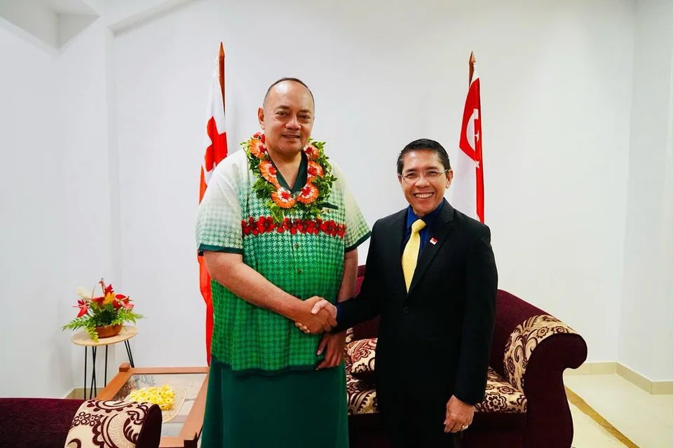 Menteri di Pejabat Perdana Menteri merangkap Menteri Kedua (Pendidikan dan Ehwal Luar), Dr Mohamad Maliki Osman, bersama pengerusi  Forum Kepulauan Pasifik (PIF) dan Perdana Menteri Tonga, Encik Siaosi Sovaleni, ketika menghadiri Mesyuarat Pemimpin PIF di di Nuku’alofa, Tonga pada 26-30 Ogos.