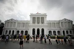 RAI BERSAMA: Orang ramai boleh menjangkakan persembahan, reruai aktiviti dan lawatan ke Istana.