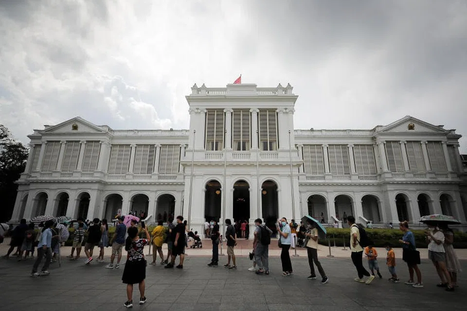 RAI BERSAMA: Orang ramai boleh menjangkakan persembahan, reruai aktiviti dan lawatan ke Istana.