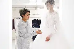 MENYEJAGAT: Cik Fatimah Mohsin (kiri) menyertai London Modest Fashion Week buat pertama kali sebagai usaha memasarkan jenamanya baru-baru ini. - Foto fail