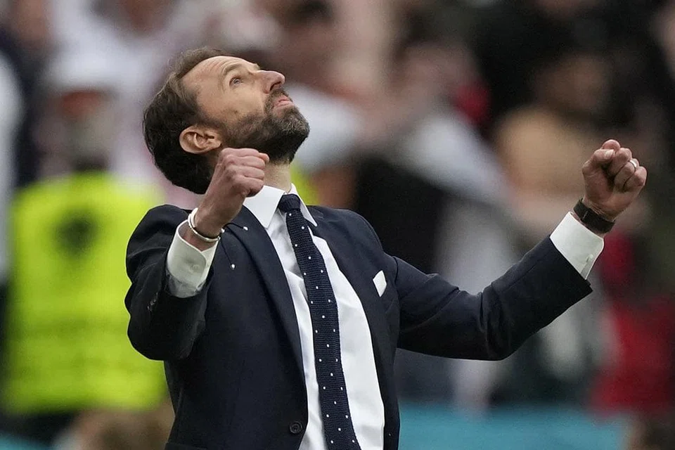 PASUKAN KEGEMARAN: Southgate akan meneruskan pendekatan taktikal dan pragmatiknya untuk membawa England ke separuh akhir, ditambah semangat daripada kemenangan bersejarah 2-0 ke atas Jerman dalam persaingan kelompok 16 terakhir. - Foto EPA-EFE
