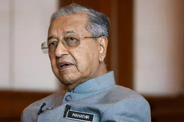 PH mungkin pemerintah satu tempoh sahaja jika tidak melakukan perubahan, kata Dr Mahathir Mohamad (gambar). FOTO: REUTERS