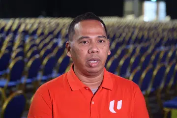 Naib Presiden NTUC, Encik Abdul Samad Abdul Wahab. 