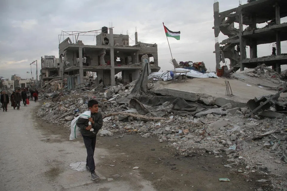 Sehingga 1 Disember 2024, hampir 69 peratus atau 170,812 bangunan di Gaza telah musnah atau rosak akibat pengeboman Israel sejak perang 15 bulan.