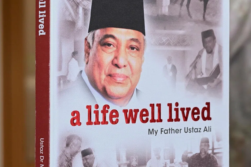 Biografi bertajuk ‘A Life Well-Lived: My Father Ustaz Ali’ (Kehidupan yang Dijalani dengan Baik: Ayahku Ustaz Ali), yang ditulis oleh Ustaz Dr Mohamed Ali, telah dilancarkan pada 17 Mac di Masjid Khadijah.