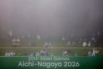 Tenis, luncur air dan kriket merupakan antara sukan yang terjejas akibat cuaca buruk pada hari kesembilan pertandingan.