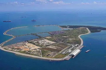 TENAGA MASA DEPAN: Kini usaha sedang dijalankan untuk membina grid tenaga kecil di Pulau Semakau, dengan harapan dapat menjadi simpanan tenaga yang boleh diperbaharui. - Foto NEA