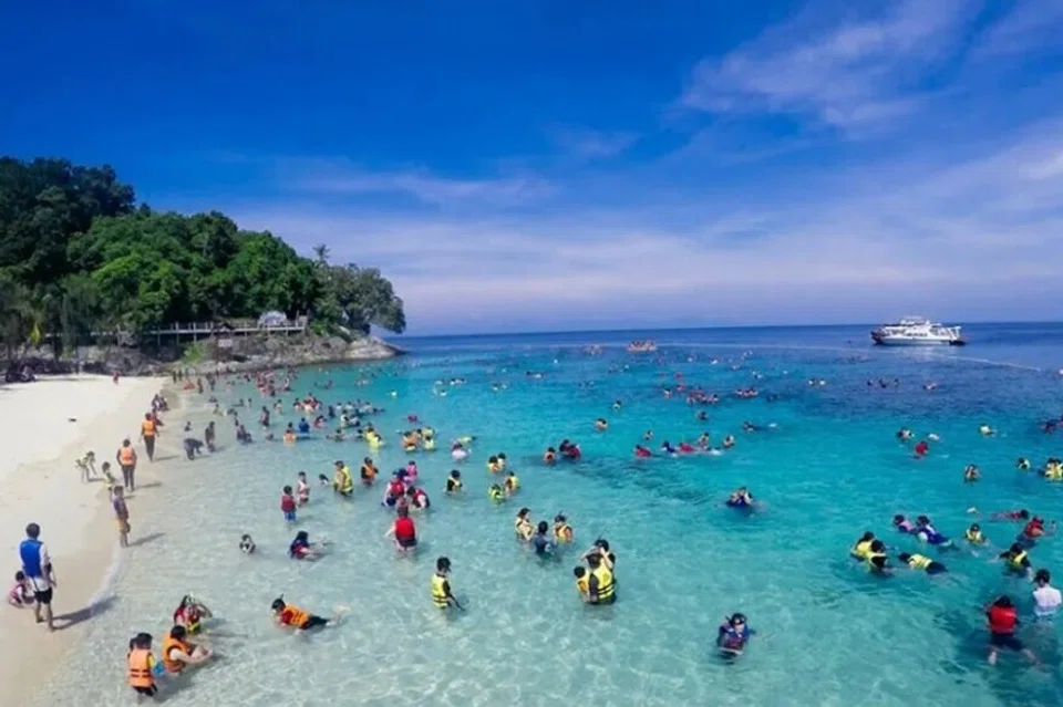 Sektor pelancongan Malaysia yang kaya dengan keindahan pulau perangingan wajar diteroka lebih meluas oleh warganya. 