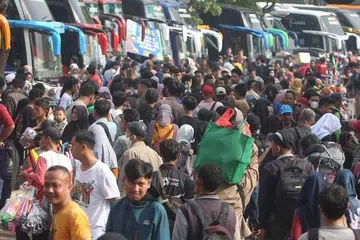 Polis Indonesia akan kerah lebih 89,000 anggota di seluruh negara untuk mengamankan mudik atau gelombang perjalanan percutian tahunan terbesar di dunia ketika berjuta-juta orang kembali ke kampung halaman mereka untuk menyambut Raya.