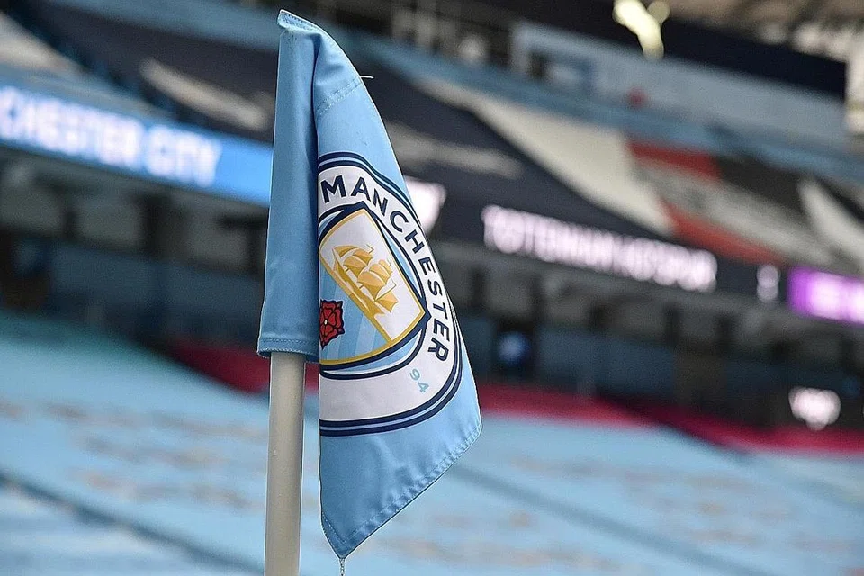 JANGKA KEMBALI UNTUNG TAHUN INI: Manchester City melaporkan pendapatan kurang 11 peratus iaitu £478.4 juta kelmarin, tetapi jumlah itu tidak termasuk pendapatan hasil penjualan pemain, termasuk wang yang diperoleh selepas menjual Leroy Sane kepada Bayern Munich. Ia menjangka kembali meraih keuntungan bagi musim ini. - Foto REUTERS