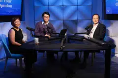 (Dari kanan) Menteri Tenaga Manusia (MOM), Dr Tan See Leng; wartawan The Straits Times (ST), Encik Tay Hong Yi; dan penolong editor podcast ST, Cik Lynda Hong, membincangkan skim sokongan kewangan untuk golongan yang menganggur tanpa pilihan dalam temu bual podcast ST, ‘In Your Opinion’.