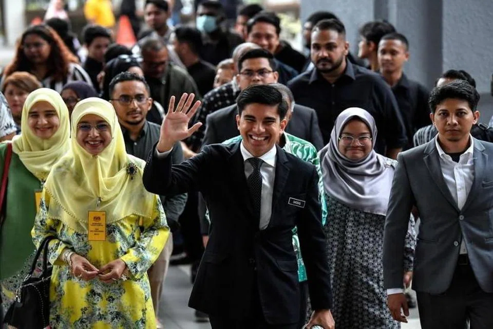 DIDAPATI SALAH: Ahli Parlimen Muar merangkap mantan Presiden Ikatan Demokratik Malaysia (Muda) dijatuhi hukuman penjara tujuh tahun dengan dua sebatan serta denda RM10 juta ($2.86 juta) oleh Mahkamah Tinggi Kuala Lumpur, selepas didapati bersalah terhadap kesalahan pecah amanah, salah guna harta dan penggubahan wang haram. 