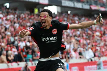 Pemain penyerang Hugo Ekitike dari Eintracht Frankfurt, telah menjaringkan 15 gol dan mencipta lapan peluang jaringan untuk rakan sepasukan, sepanjang musim lalu, membantu Frankfurt menduduki tempat ketiga dalam Bundesliga. 