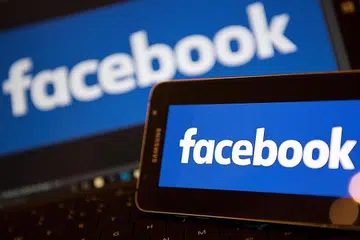 CIRI BARU APLIKASI: Facebook mengumumkan bahawa ia akan memberikan keutamaan kepada kamera dalam kemas kini aplikasi terbarunya. - Foto AFP