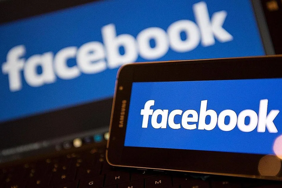 CIRI BARU APLIKASI: Facebook mengumumkan bahawa ia akan memberikan keutamaan kepada kamera dalam kemas kini aplikasi terbarunya. - Foto AFP