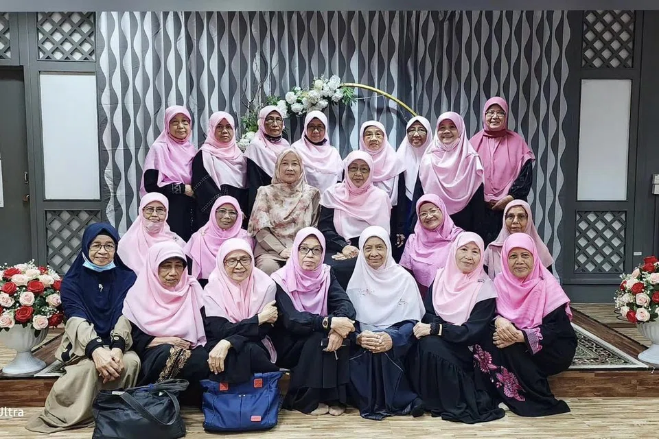 SEMANGAT WAJA: Ditubuhkan pada 2010, kumpulan marhaban Masjid Alkaff Kampung Melayu, Mutiara Alkaff, masih bergiat hingga kini dengan menerima undangan untuk majlis seperti cukur rambut, acara zikir dan selawat.