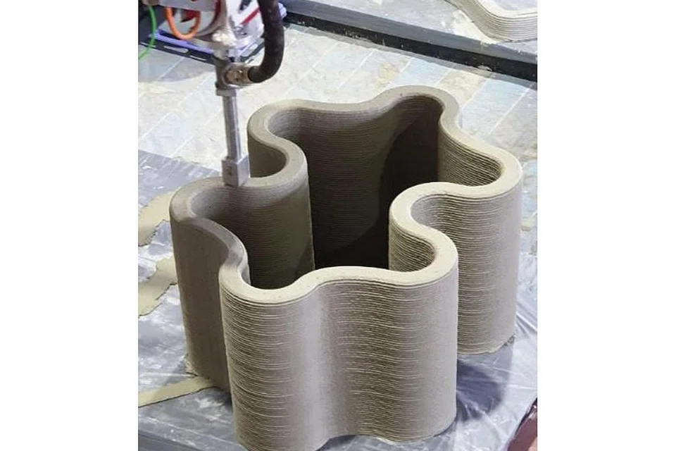 KAJI KAEDAH BARU: HDB sedang mengkaji cara meningkatkan kekuatan konkrit bagi proses percetakan 3D untuk membina bangunan. Kaedah itu boleh menghasilkan seni bina lebih unik serta meningkatkan kecekapan dalam proses pembinaan. - Foto HDB