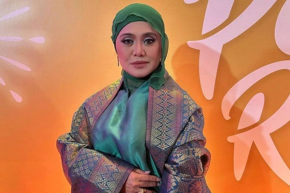 raja azura, pengacaraan, generasi baharu