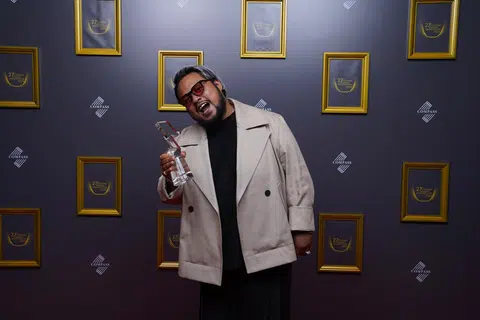 Nur Ashidy Ridwan dinobat sebagai Pencipta Muda Lagu Tempatan Terbaik pada Anugerah Persatuan Penggubah dan Penulis Lirik Singapura (Compass) 2024 yang diadakan di Sands Grand Ballroom, Marina Bay Sands pada 29 September.