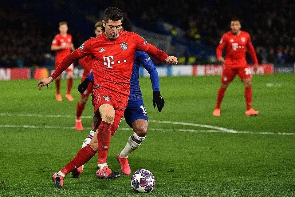 MANGSA KRISIS COVID-19: Perlawanan Liga Juara-Juara (atas), Liga Europa dan Liga Juara-Juara Wanita terjejas. - Foto AFP