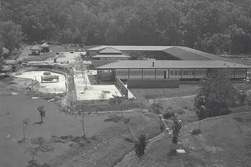 FASA PEMBINAAN: Taman Burung Jurong sedang menjalani kerja pembinaan pada 14 Julai 1970.