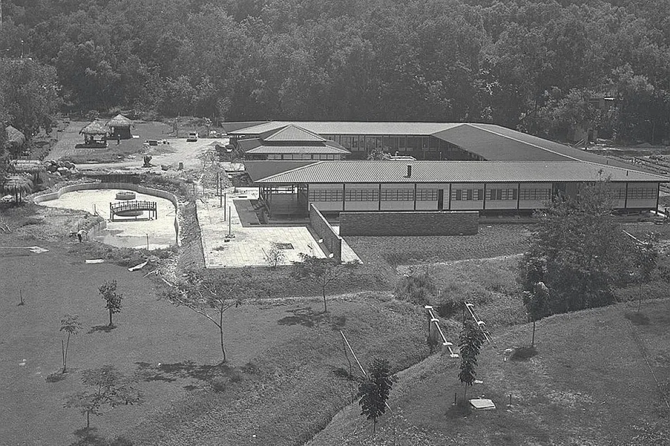 FASA PEMBINAAN: Taman Burung Jurong sedang menjalani kerja pembinaan pada 14 Julai 1970.