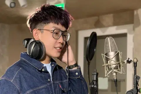 Penyanyi dan penulis lagu Singapura, Ben Hum, merupakan sebahagian daripada barisan penyanyi yang akan beraksi dalam sambutan menghitung detik menjelang 2025 di Marsiling-Yew Tee.