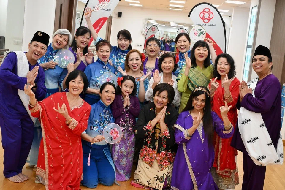 Keharmonian tidak lahir hanya melalui dasar atau sambutan tahunan. Ia bermula daripada perkara-perkara kecil yang dilakukan setiap hari – antaranya menghormati perbezaan, menyebarkan salam, berkongsi rezeki dan menjaga tutur kata.