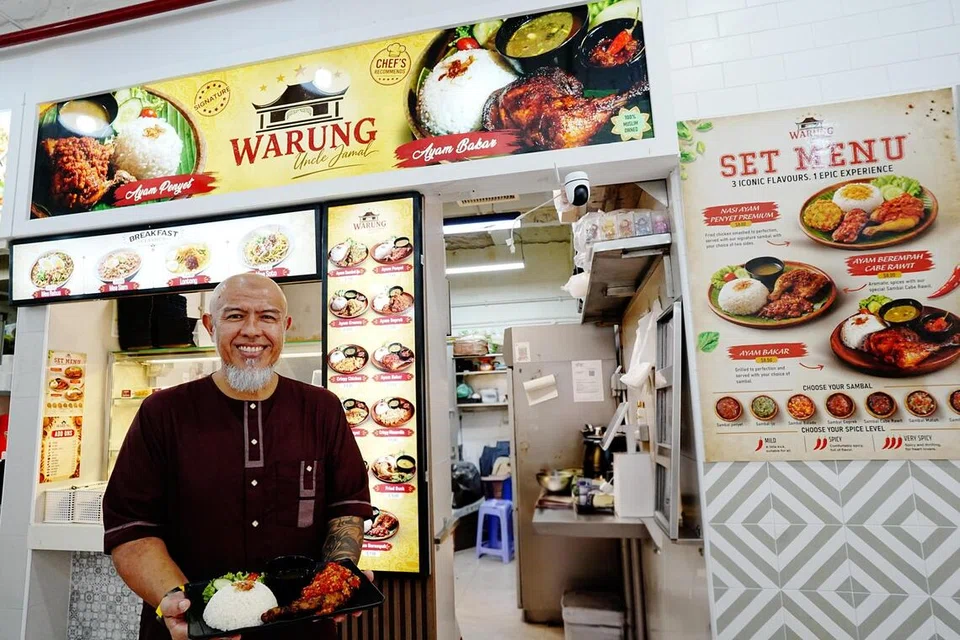 Pengasas Warung Indonesia dan Warung Italia, Encik Kamarudin Ton, menyertai industri makanan dan minuman (F&B) di Singapura pada 2024 dengan membuka kedai ayam penyet di Toa Payoh.