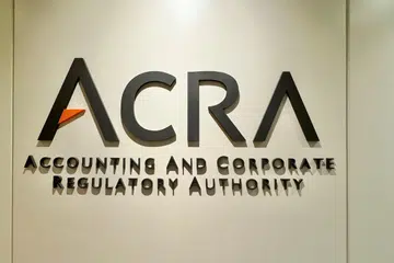 Melalui portal Penguasa Pengawalan Korporat dan Perakaunan (Acra), orang ramai mempunyai akses kepada nombor NRIC individu yang berkaitan dengan perniagaan berdaftar di Singapura.