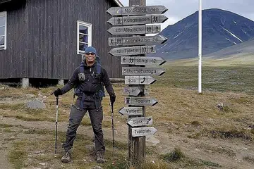 MAHU RENTAS ARTIK: Semangat membara dalam jiwa Encik Hadi meningkatkan keinginannya untuk meneroka Artik pula, setelah menjelajah Sweden pada Ogos lalu. - Foto ihsan HADI ROSMAN