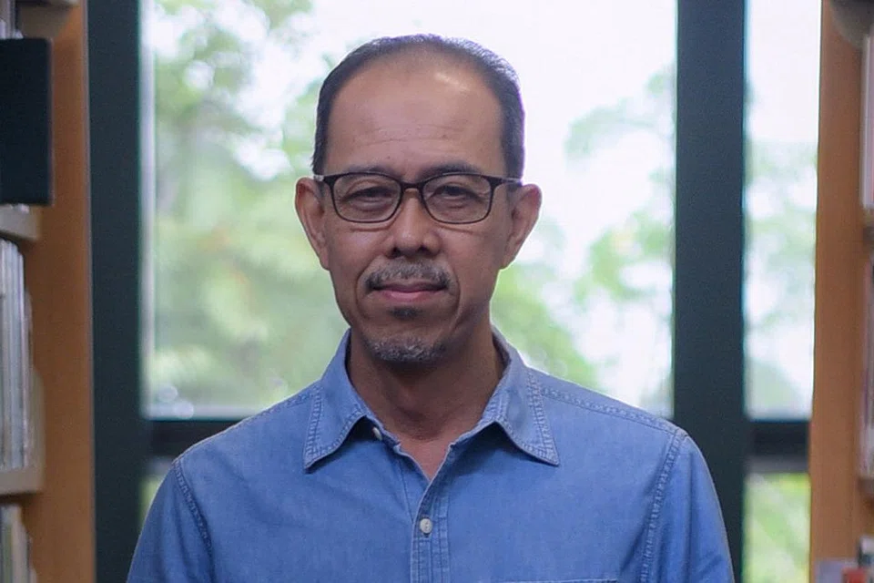 Profesor Madya Dr Mukhlis Abu Bakar