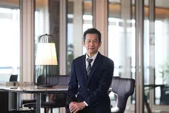 PERMINTAAN NAIK, HARTA BERTAMBAH: Encik Wong Teek Son, pengasas bersama syarikat pembuat sarung tangan Riverstone Holdings, kini mempunyai kekayaan bernilai bersih $1.6 bilion apabila nilai saham syarikatnya meningkat hampir enam kali ganda sejak Mac, didorong kenaikan permintaan dek Covid-19. - Foto BH oleh KELVIN CHNG