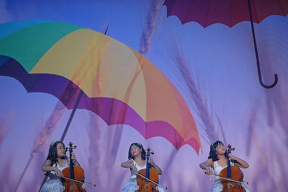PERSEMBAHAN CELO: Kumpulan Voice of the Cello mempersembahkan beberapa lagu oleh Studio Ghibli di Resorts World Sentosa sempena ChildAid 2021.- Foto ST.