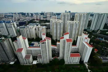 HARGA REKOD: Foto fail menunjukkan flat HDB di Queenstown. Sebuah flat di kawasan ini dijual pada harga $1.1 juta bulan ini, harga tertinggi bagi kawasan itu sejauh ini.