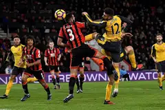 Olivier Giroud menjarinkan gol ketiga Arsenal yang membolehkan ia seri 3-3 dengan Bournemouth dalam perlawanan EPL di Stadium Vitality pada 3 Januari 2017. 
