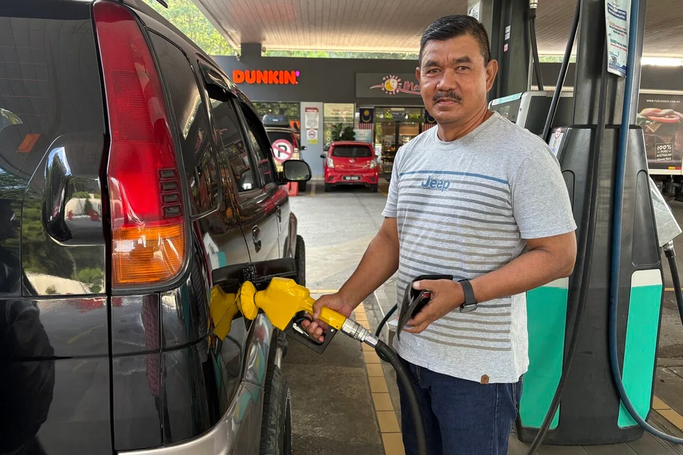 Encik Hamidun Mohd Nor, 58 tahun, pekebun yang bekerja sendiri.