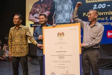 Peneraju Parti Bersama Malaysia (Bersama), Datuk Seri Rafizi Ramli, tepis keras dakwaan, bayar RM8.5 juta ($2.73 juta) untuk mengambil alih parti itu daripada pengasasnya, Encik Tan Gin Theam.