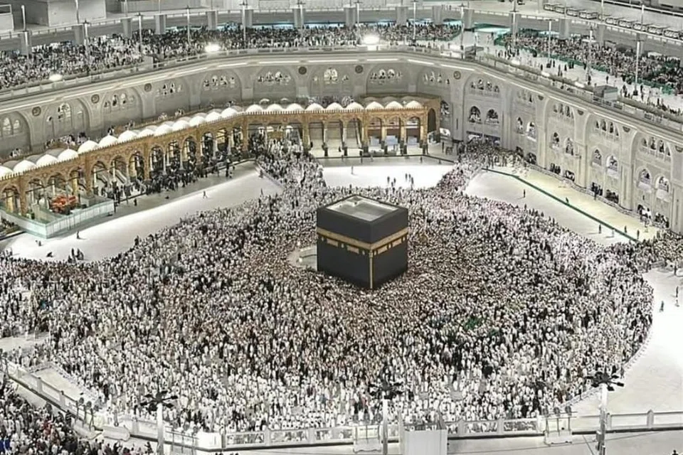 Rekod baru tercipta dengan setengah juta anggota jemaah mengunjungi Masjidil Haram dalam sehari untuk menunaikan umrah pada 6 Mac.
