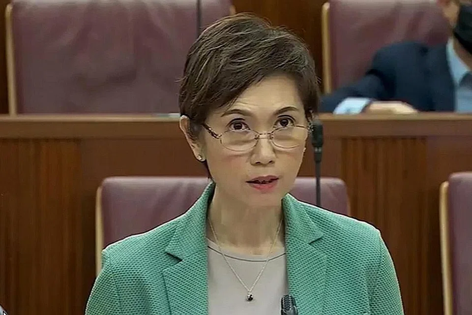 Menteri Perhubungan dan Penerangan, Cik Josephine Teo.
