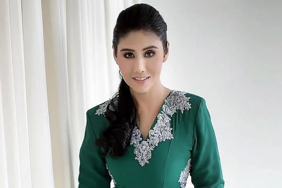 ADA LAGU RAYA SENDIRI: Lagu 'Raya Ini Ada Dia' dianggap pelengkap kerjaya seni Ella selama 30 tahun memandangkan ia lagu Lebarannya yang pertama. - Foto UNIVERSAL MUSIC MALAYSIA