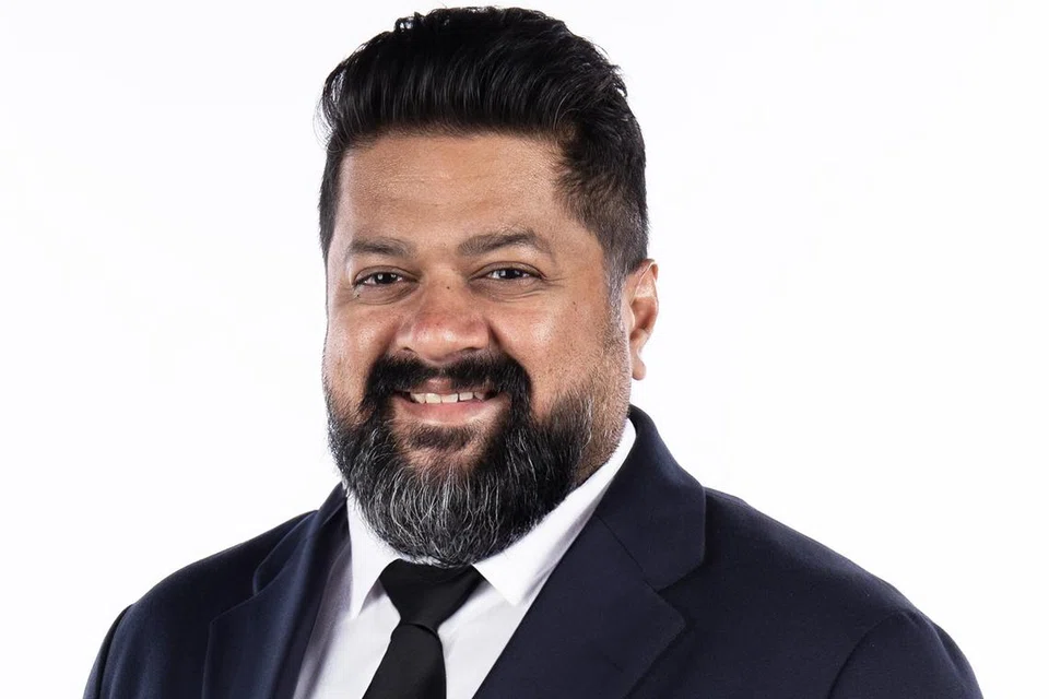 ENCIK NAVIN NAMBIAR