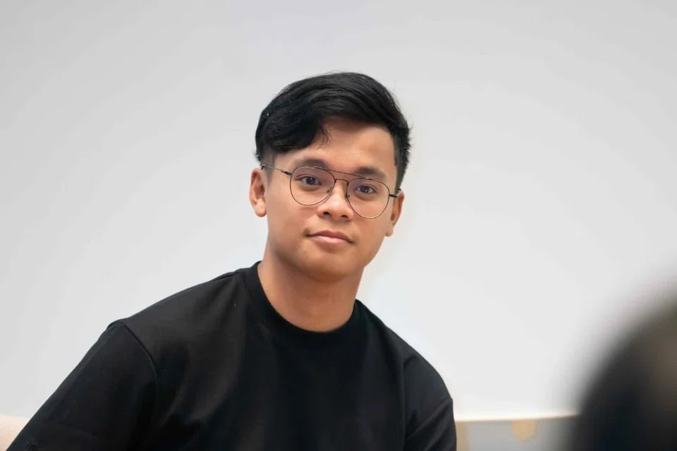 SUMBANG KEMBALI: Usahawan tempatan yang juga alumni Politeknik Republic, Encik Nabill Shukry Johary, 29 tahun, menderma $10,000 untuk menubuhkan dermasiswa bagi membantu pelajar yang menghadapi kesukaran kewangan.