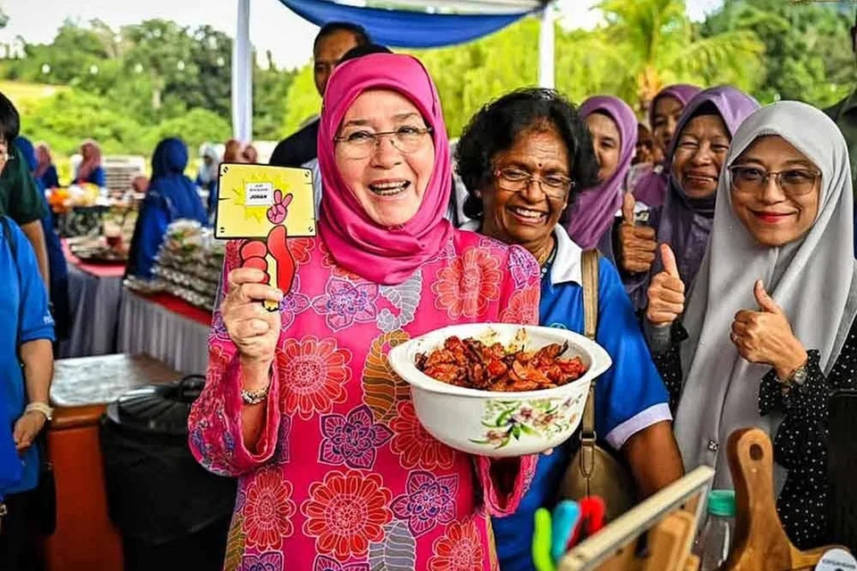 Tunku Azizah, Tengku Ampuan Pahang, acar buah, Kesultanan Pahang