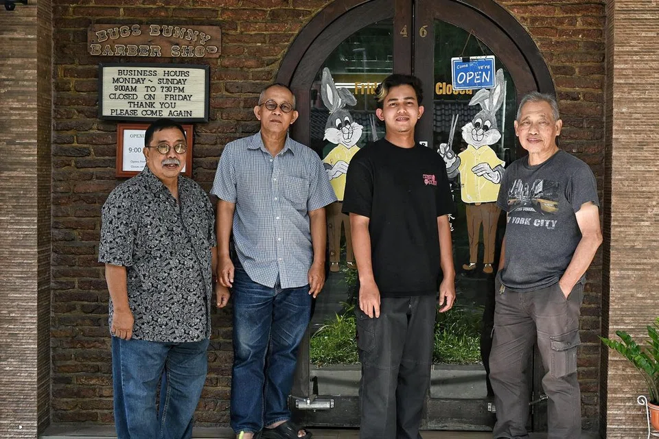 bugs bunny, kedai gunting rambut