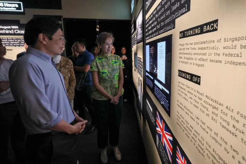 Lawrence Wong, Josephine Teo, Fail Albatross: Kemerdekaan Singapura yang Bukan Rahsia