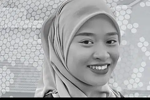 Allahyarhamha Nur Farah Kartini Abdullah