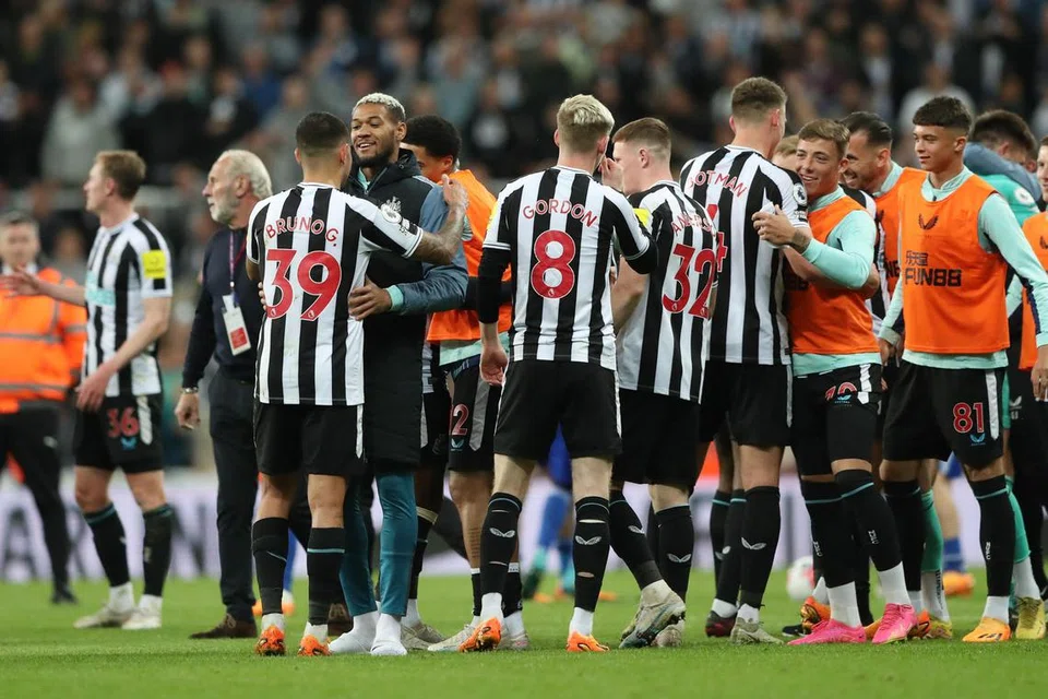 TUNJUK TARING:  Selepas menduduki empat tempat teratas selepas seri dengan Leicester pada Isnin, Newcastle layak ke Liga Juara-Juara musim akan datang _ pertama kali sejak 2003.