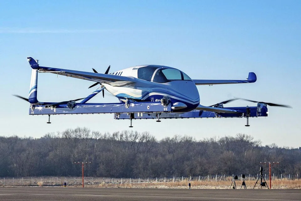 Contoh kereta terbang di negara lain: PROTOTAIP: Januari tahun ini, syarikat pesawat Boeing di Amerika Syarikat telah melancarkan percubaan bagi "kereta terbang" prototaipnya, yang merupakan sebahagian daripada projek yang disasarkan memenuhi keperluan "pengangkutan udara berautonomi berdasarkan permintaan." - Foto BOEING 